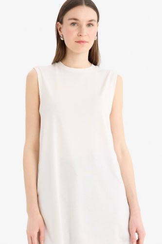 Regular Fit Bisiklet Yaka Basic Düz Kolsuz Tesettür Tişört